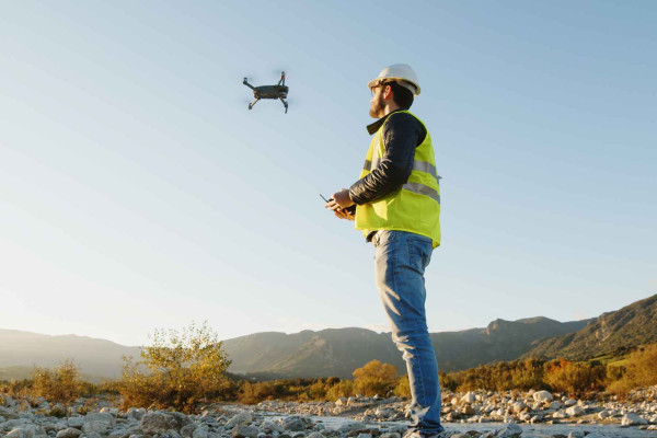 Inspección industrial con drones · Topógrafos Servicios Topográficos y Geomáticos Falset